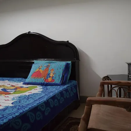 Thirteen Homestay Mathura Exterior photo