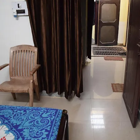 Thirteen Homestay Mathura Exterior photo
