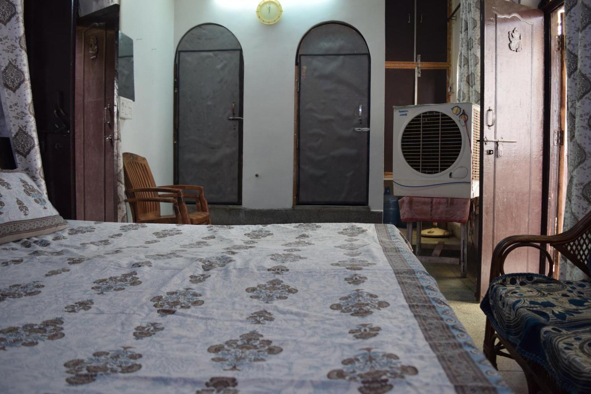 3thirteen Homestay Mathura